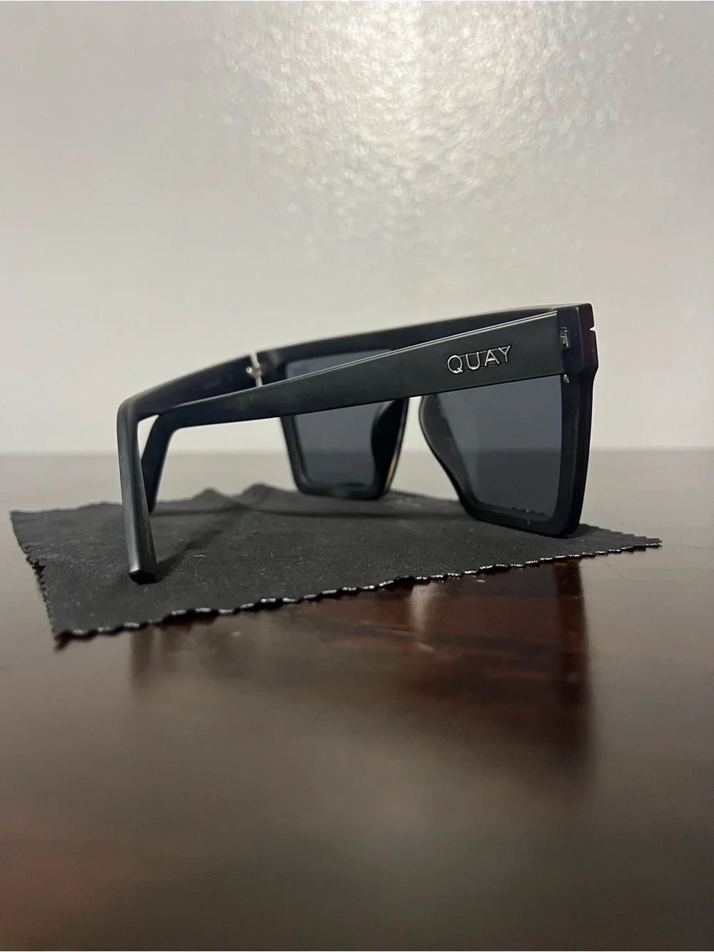 Quay Australia Shield Sunglasses w/case - Black